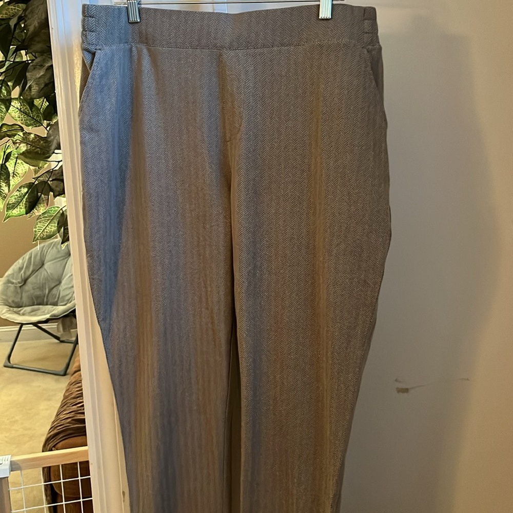 WOMENS HERRINGBONE ON THE GO ANKLE PANT BY GLYDER. NWT. SIZE XL
